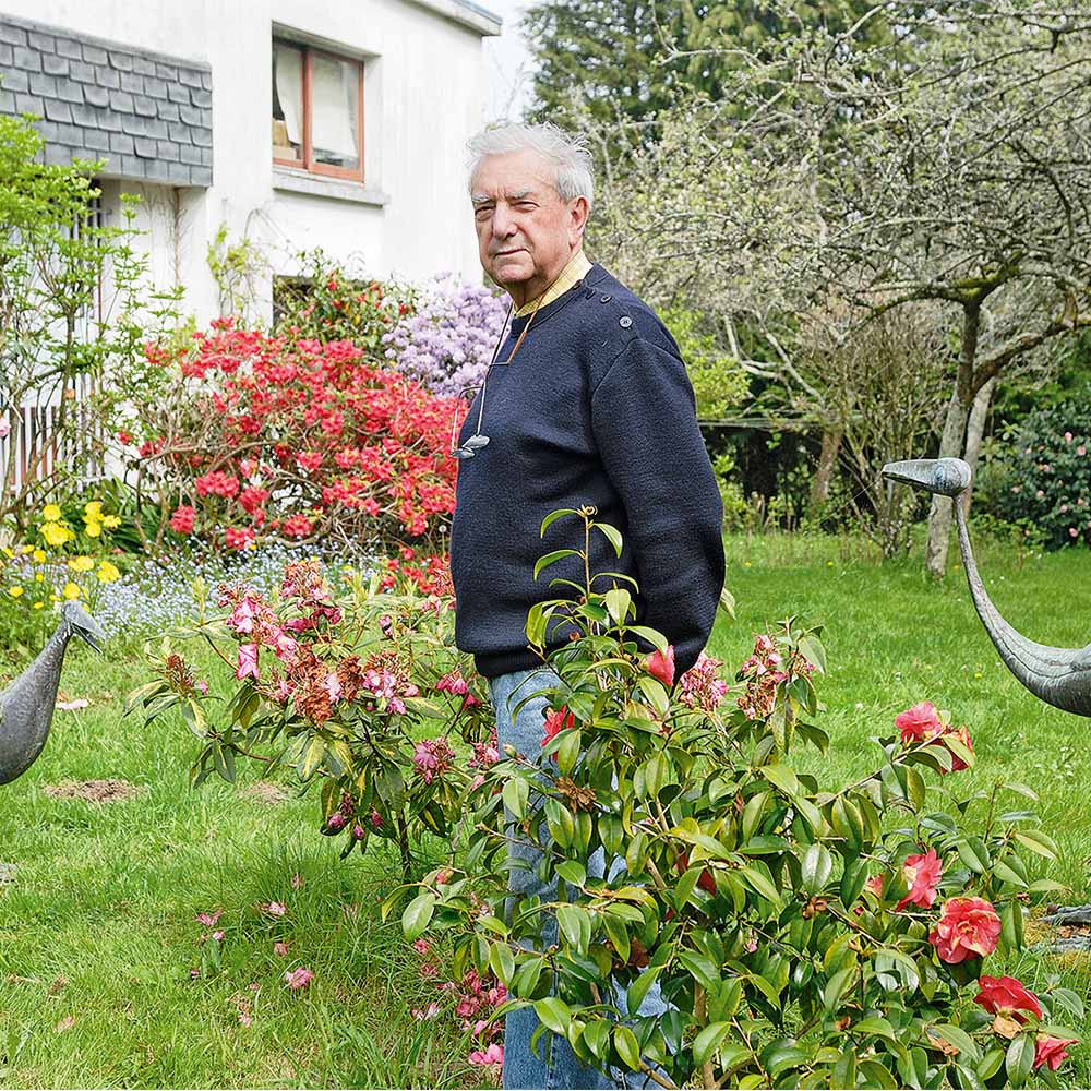 pierre toulhoat dans son jardin